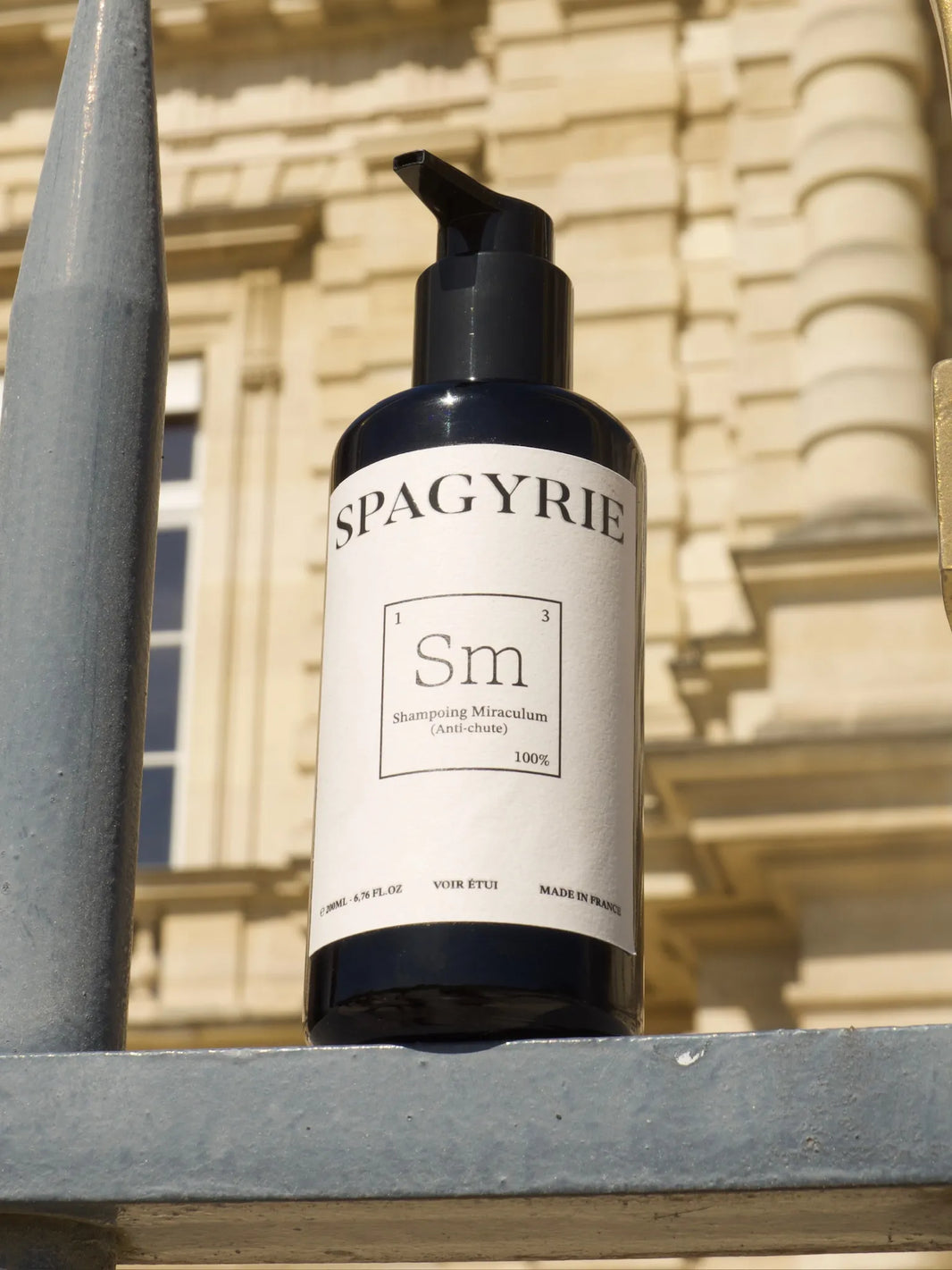 Shampoing Miraculum Spagyrie Lab – shampoing anti-chute pour homme, stimule la repousse et renforce les racines avec des actifs végétaux naturels.